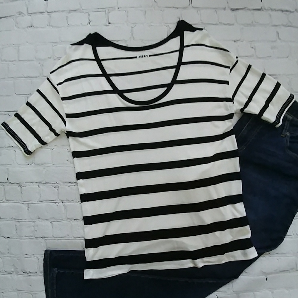 Apt. 9 Black & White Striped Tee